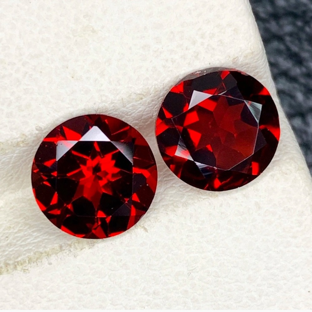 2.860 Carats Natural Mandarin Red Garnet 8mm Round Cut Pair Mozambique